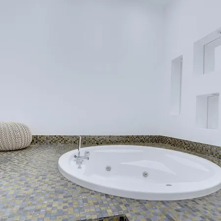 Blue Waves Beachfront Villa