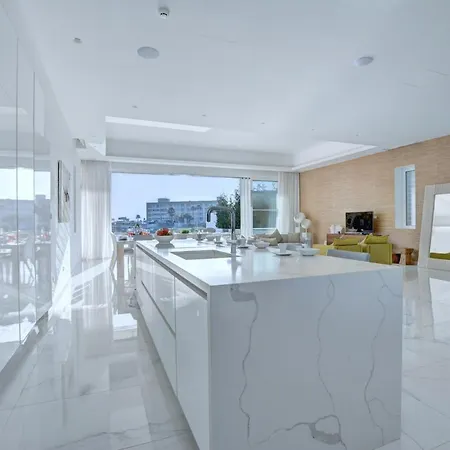 Blue Waves Beachfront Villa