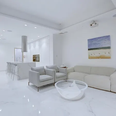 Blue Waves Beachfront * 普罗塔拉斯