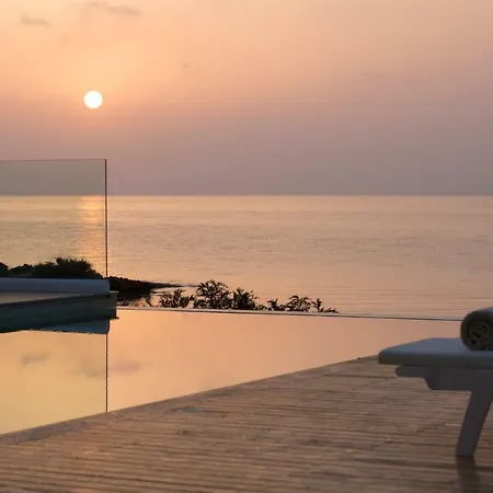 Villa Blue Waves Beachfront *