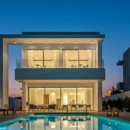 Blue Waves Beachfront Villa